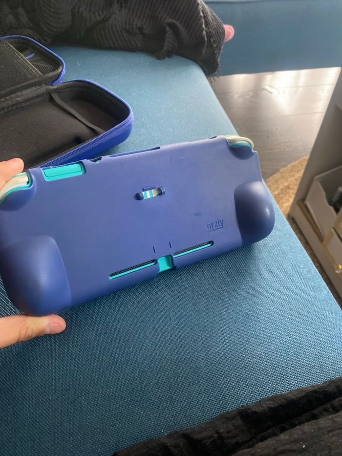 Nintendo switch lite - photo numéro 2