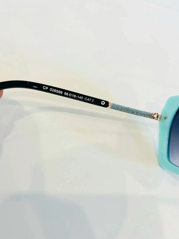 Lunette de soleil femme noire et turquoise bras en strass UV protection catégorie 3 - photo numéro 5