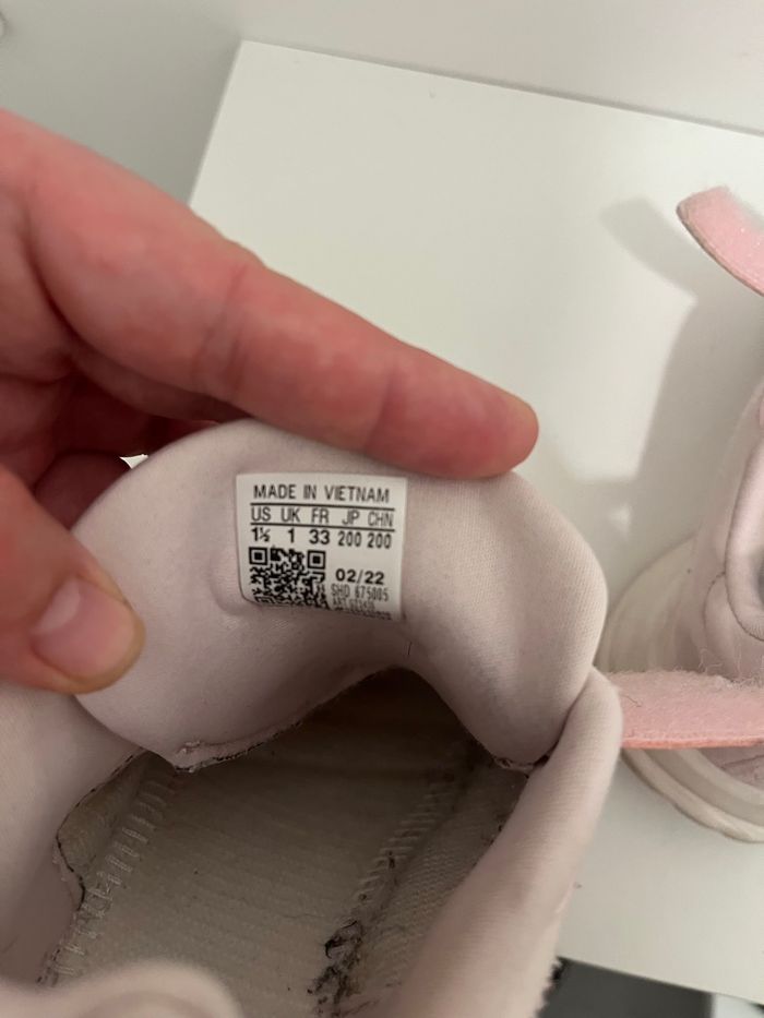 Baskets adidas taille 33 - photo numéro 2