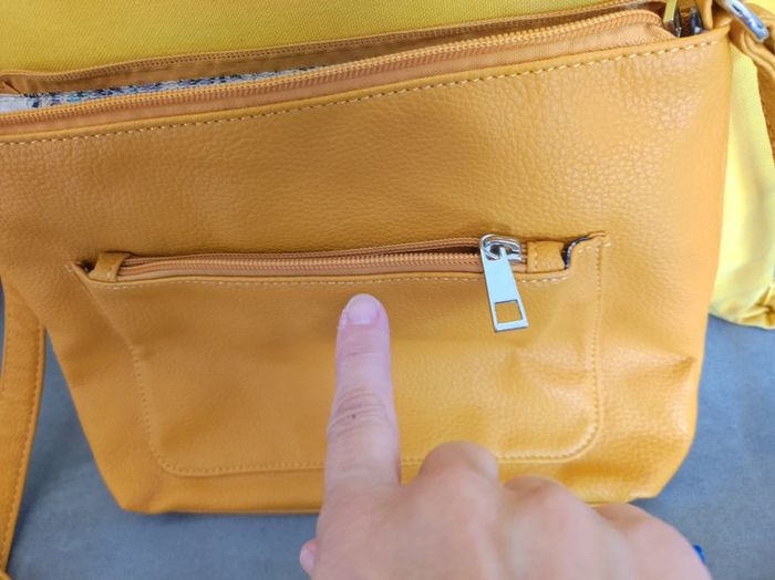 Sac à main couleur moutarde neuf - photo numéro 6