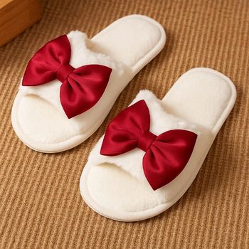Chaussons blancs tout doux avec nœud rouge – Taille 41