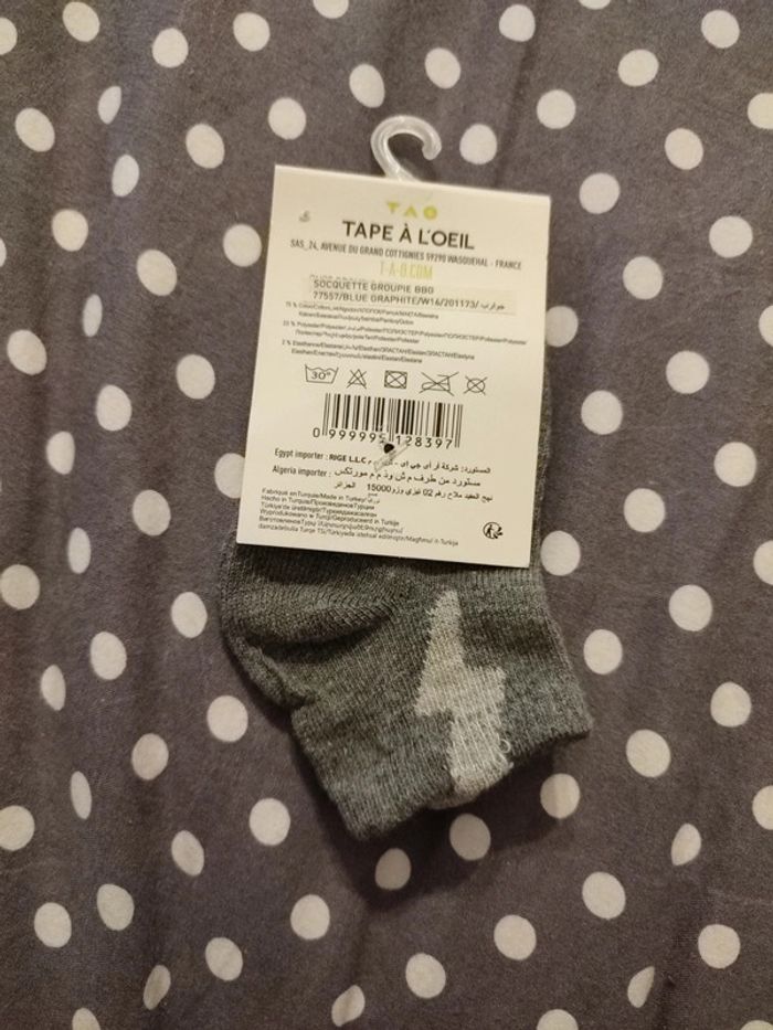 Chaussettes bébé 18/20 tape à l'oeil neuves - photo numéro 2