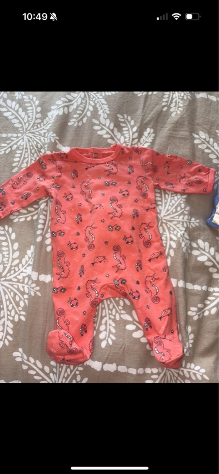 Lot 10 pyjamas 1 mois - photo numéro 9