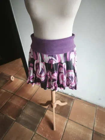 Jupe courte avec élastique bandeau