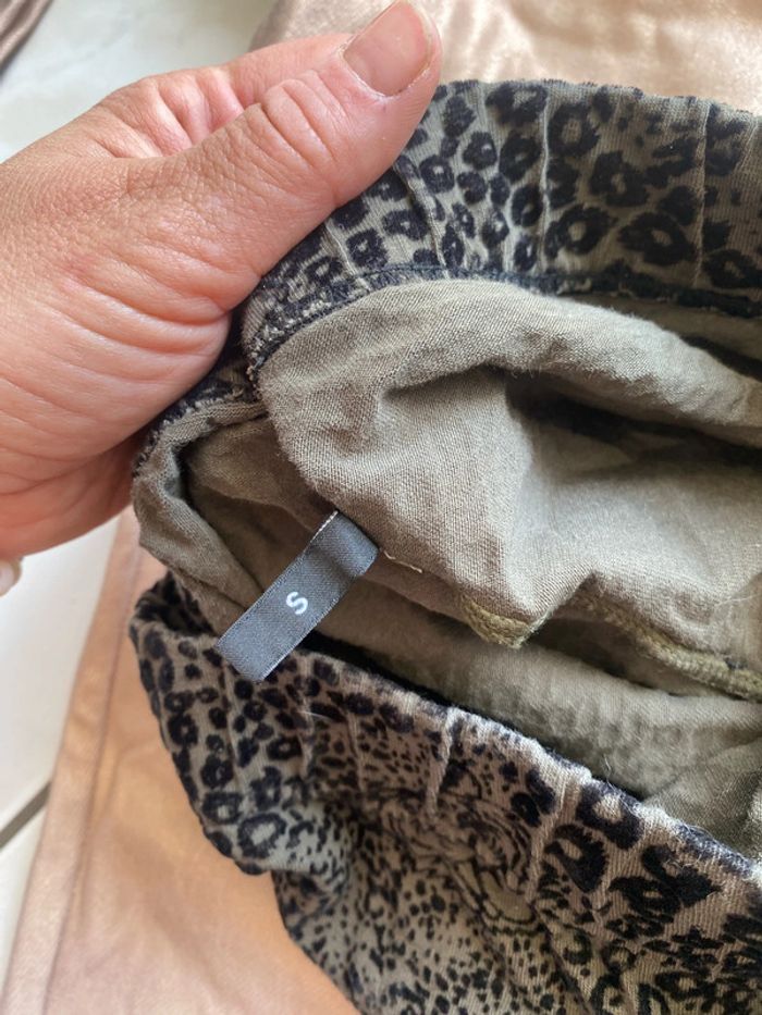 De deux leggins, taille S. Calzedonia. - photo numéro 4