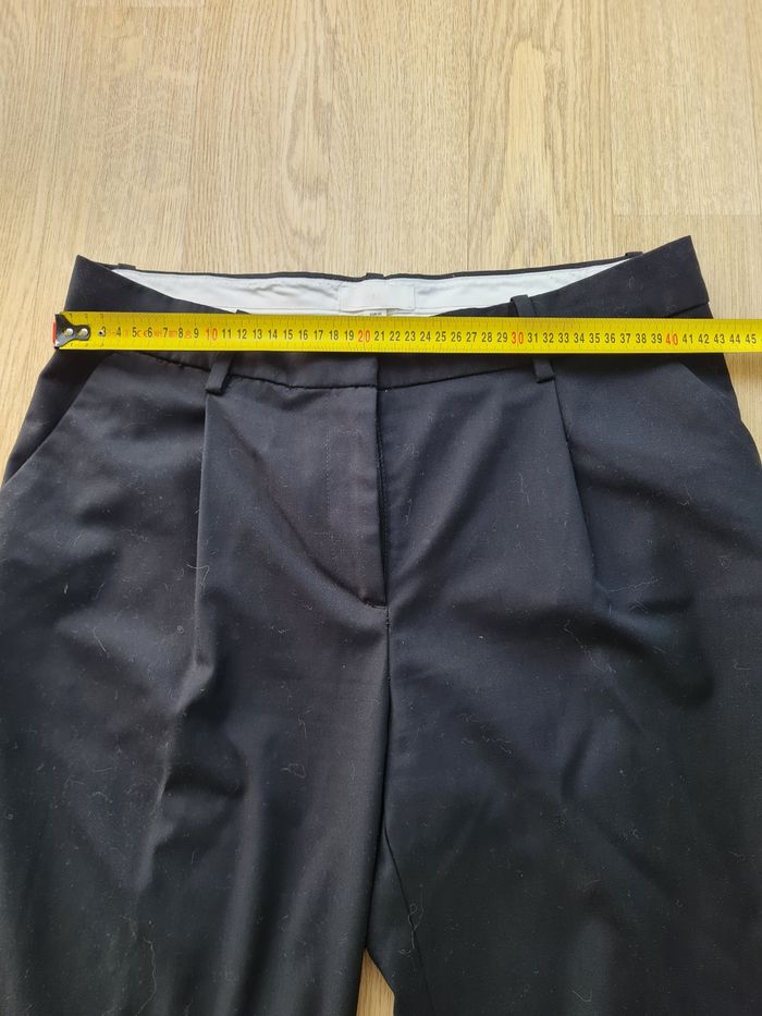 Pantalon noir à pince H et M taille 42