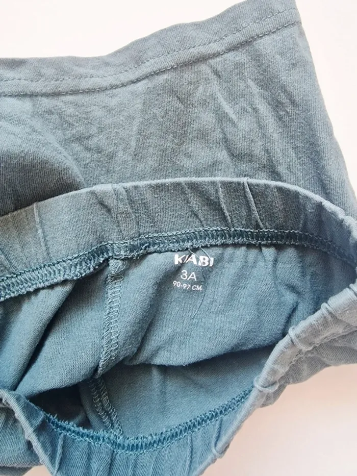 Kiabi - Pyjama deux pièces, tee-shirt manches courtes + short - Dinosaures (3 ans) - photo numéro 7