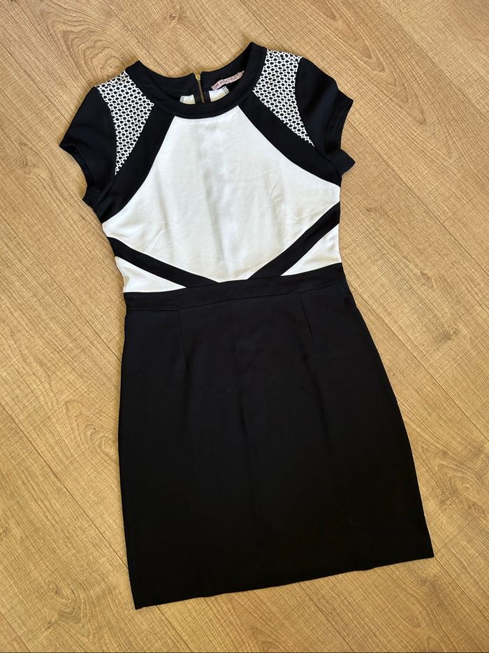 Robe noire et blanche à manches courtes Anna Field taille 40 bon état - photo numéro 7