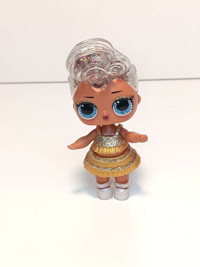 LOL Surprise Dolls Winter Disco Glitter
Poupée et ensemble compris Poupée et ensemble compris