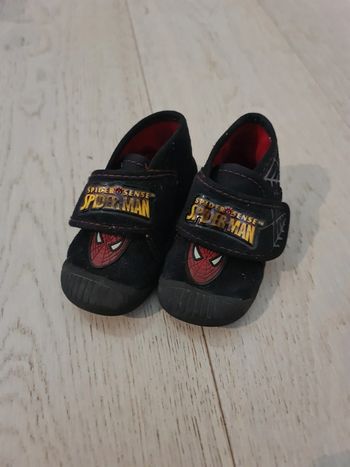 Chaussons Spidermam pointure 22