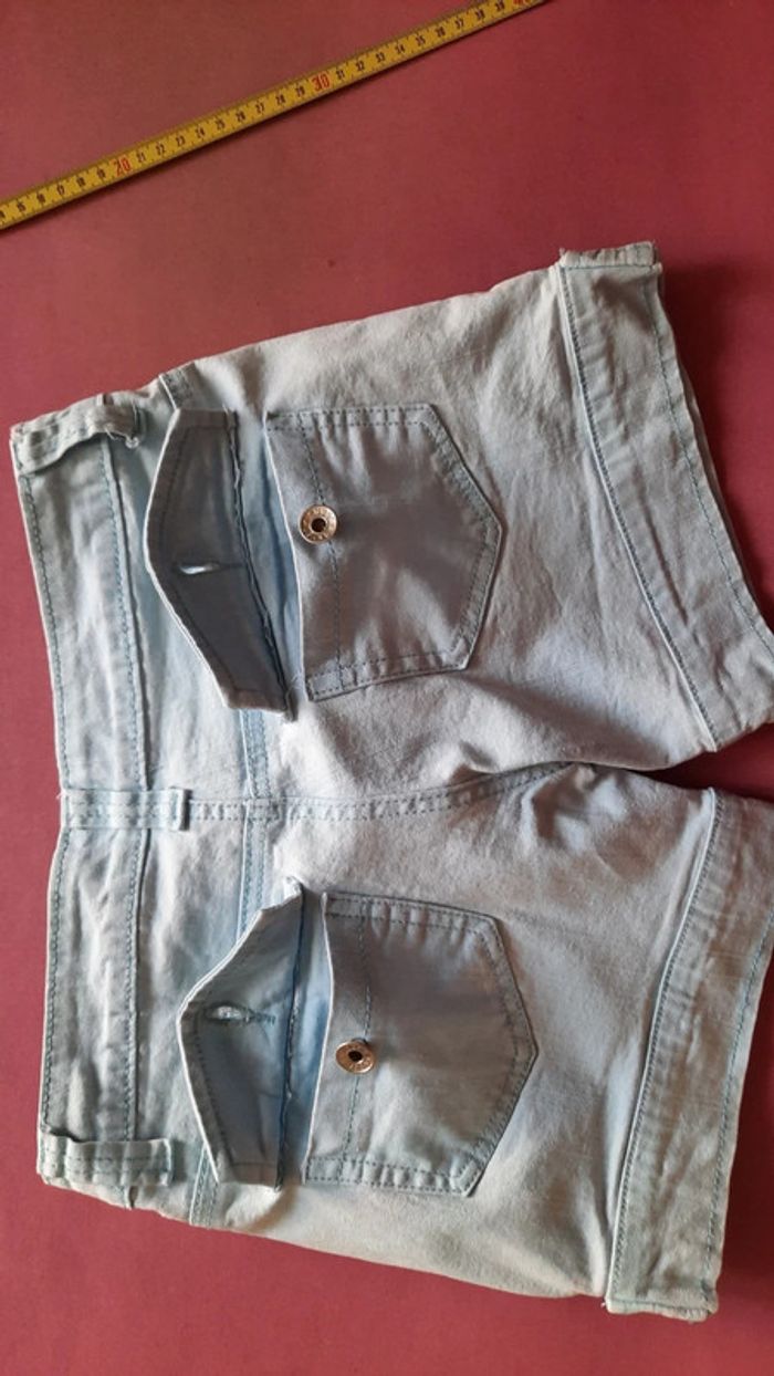 Short bleu clair - photo numéro 8