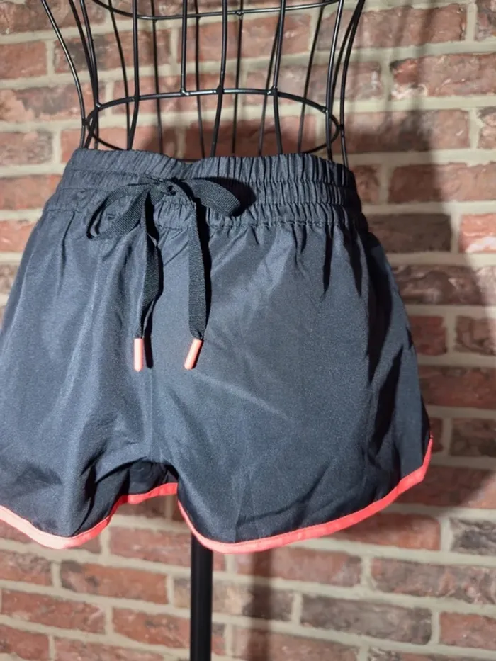 Short noir et rose Undiz Taille XS / 34 - photo numéro 4