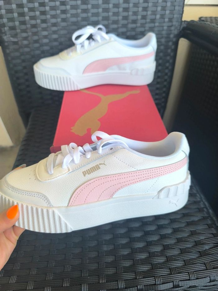 Basket puma, neuve , taille 37.5 , blanche et rose