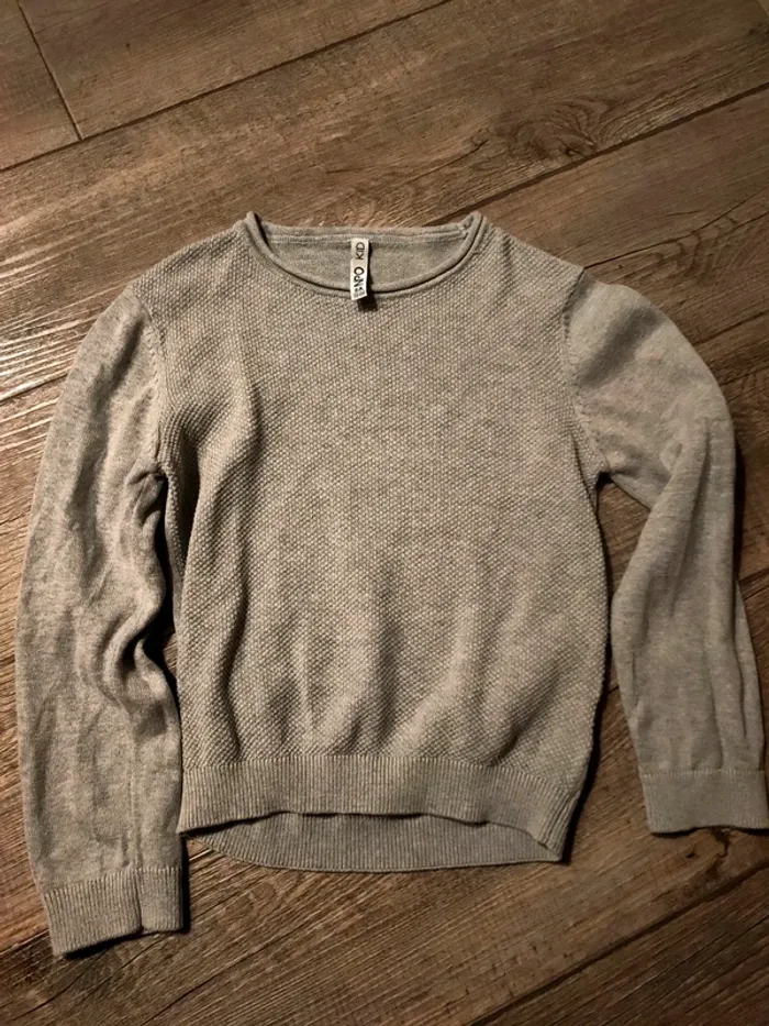 Pull 6 ans neuf