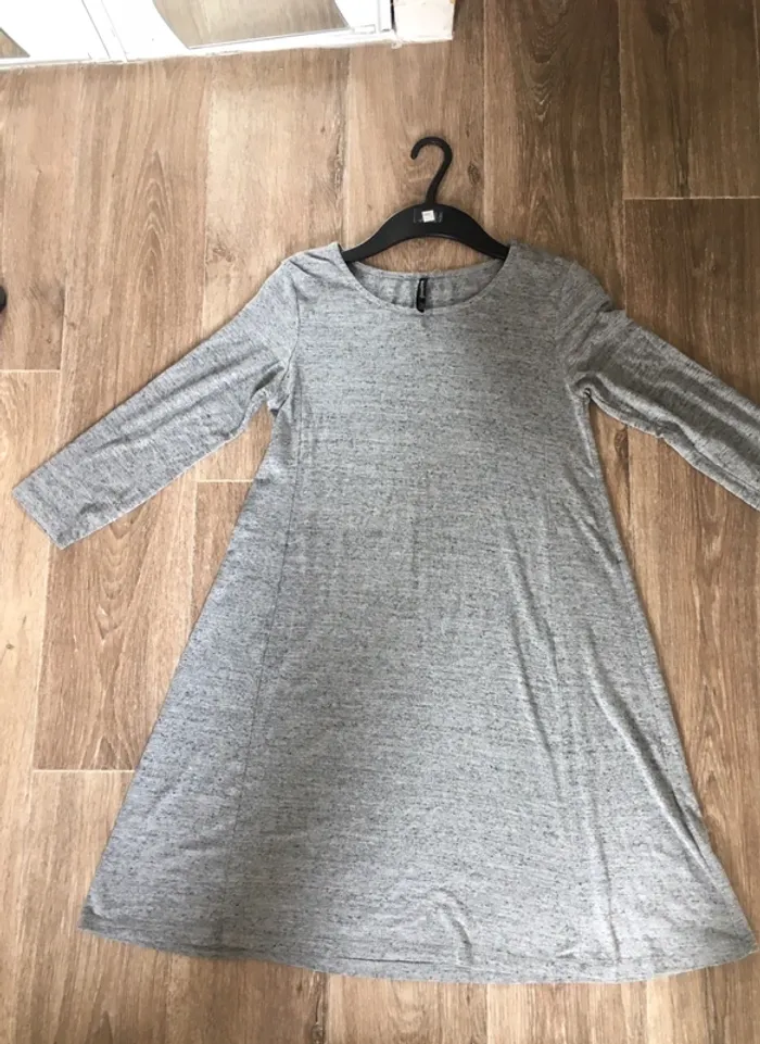 Robe grise avec manche 3/4 stradivarius - photo numéro 2