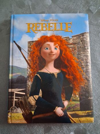 Livre. Rebelle 