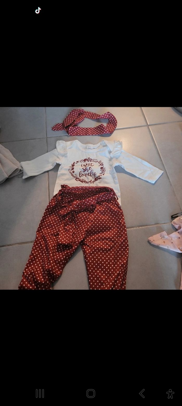 Ensemble 6mois neuf - photo numéro 2