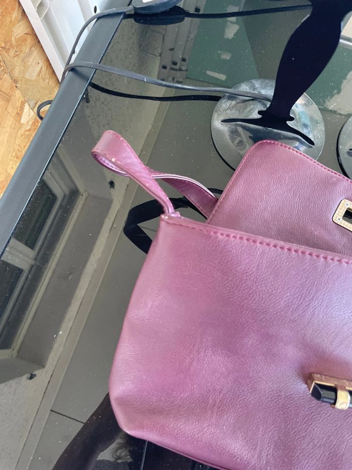 Sac à main de couleur bordeaux - photo numéro 7