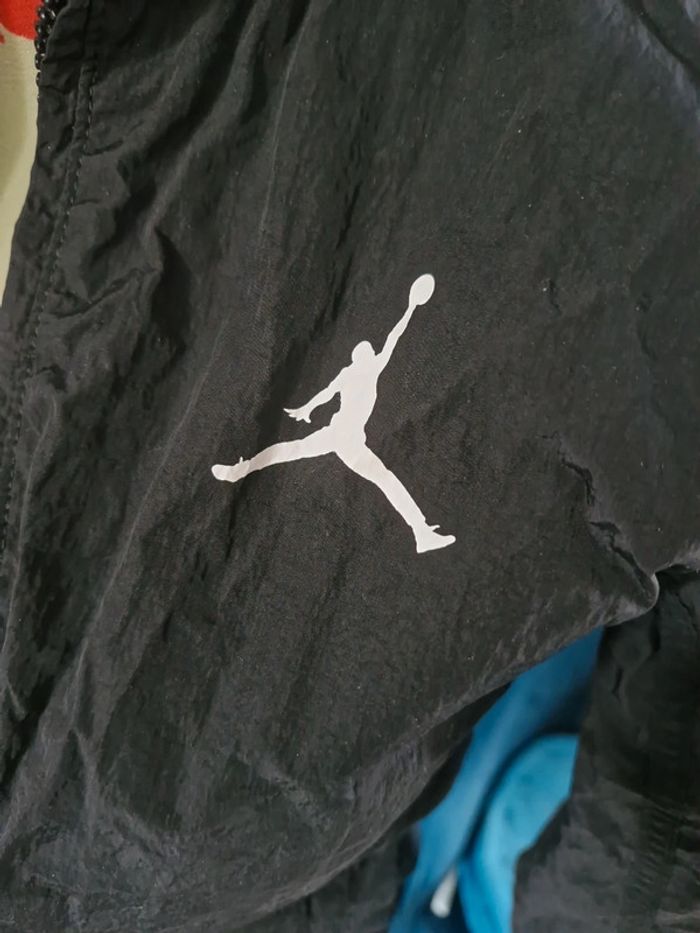 Veste jordan S enfant soit 8/10 ans - photo numéro 3