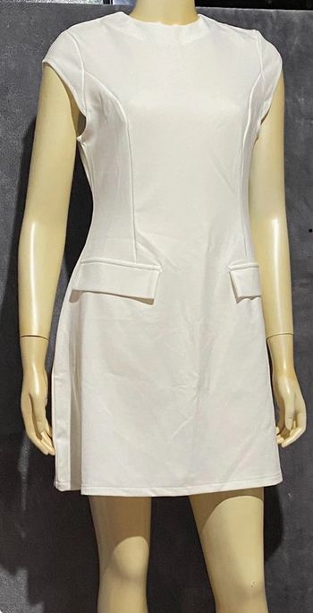 Robe  ( golf ou tennis)écru avec fausse poche taille S