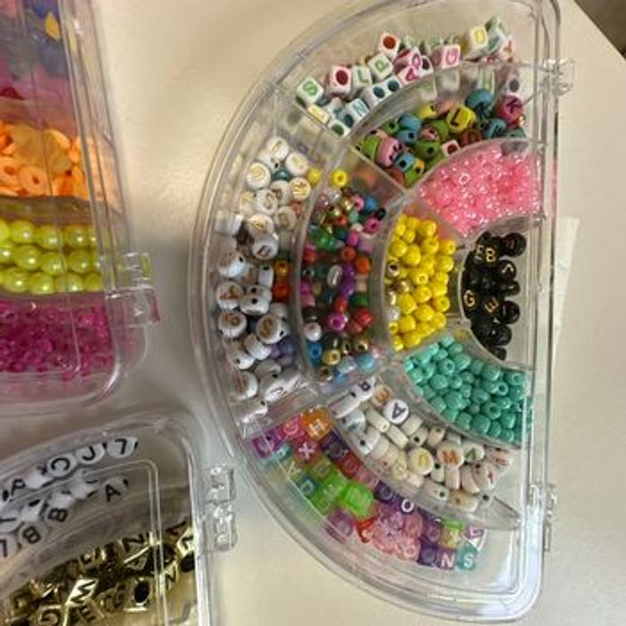 Lot 4 boîtes de perles - photo numéro 2
