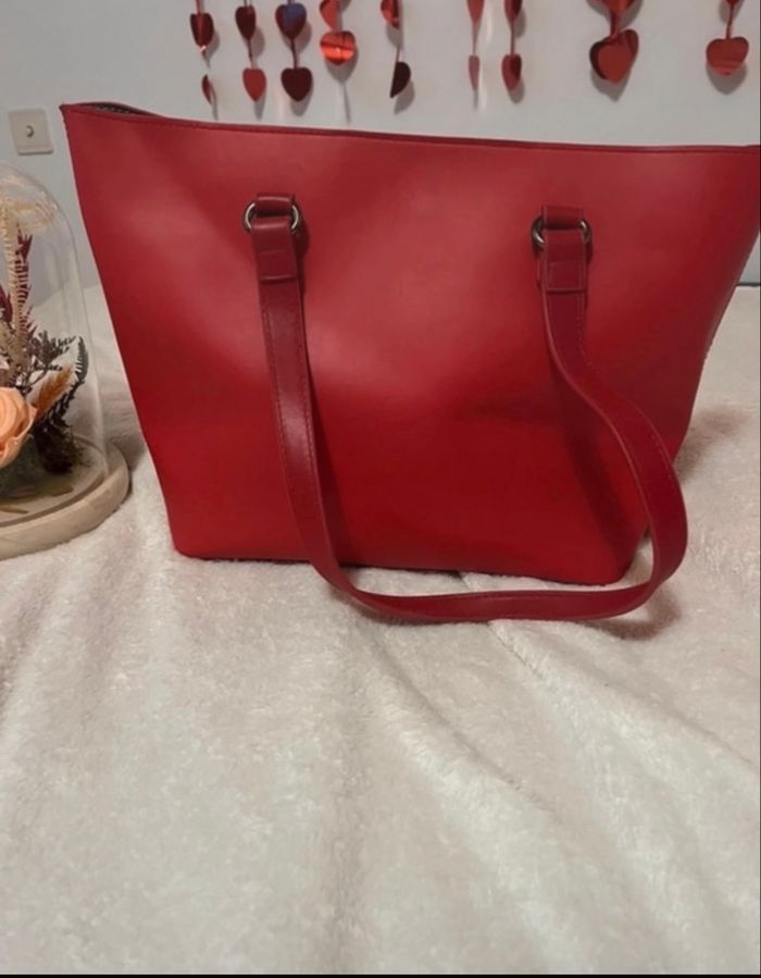 Sac à main rouge en très bon état - photo numéro 4