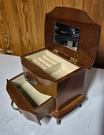 Boîte à bijoux vintage mini commode bois miroir tiroirs intérieur pieds métal rangement décoratif