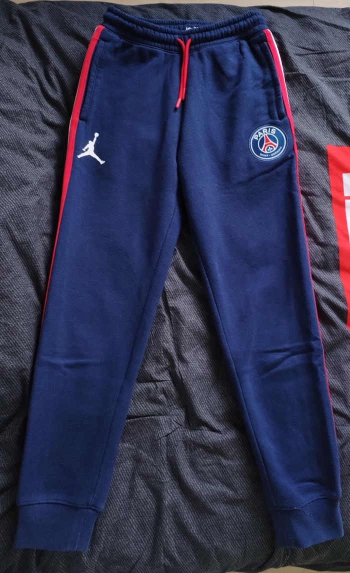 T-shirt et bas de jogging PSG 10-12 ans - photo numéro 3