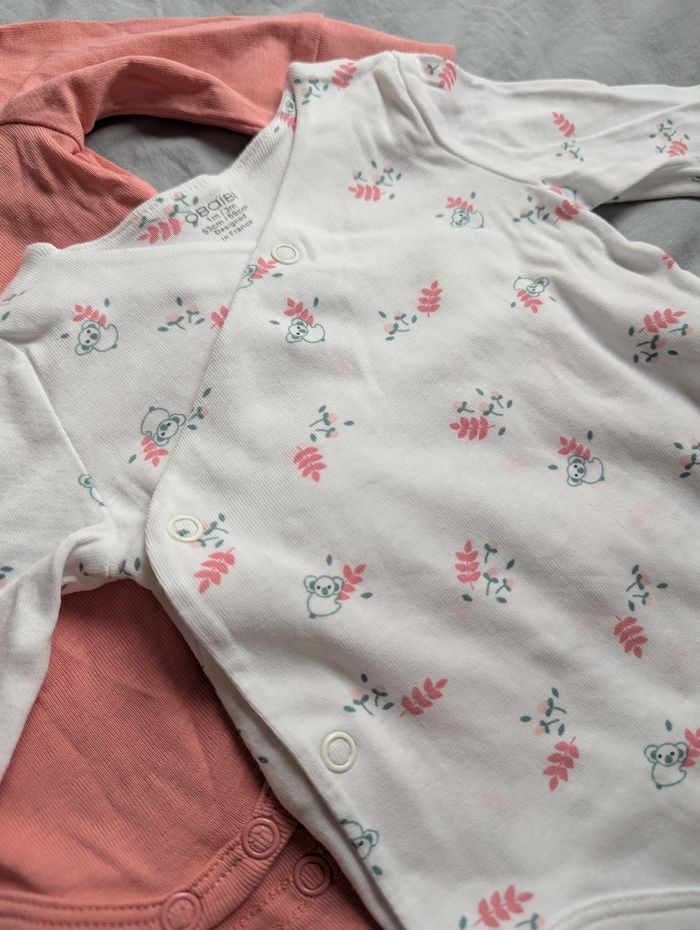 Lot de 2 bodies 1/3 mois okaidi - photo numéro 3