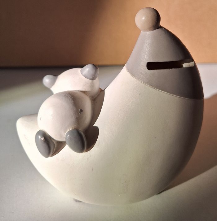 Jolie tirelire : un panda sur la lune - photo numéro 3