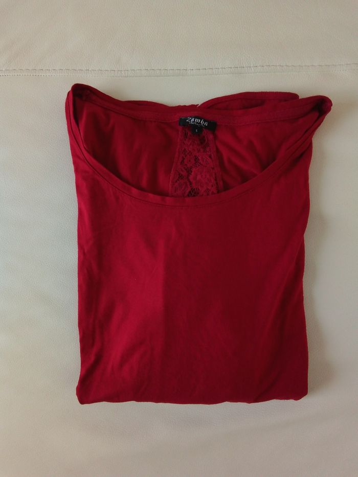 Pull femme rouge/ bordeaux manches 3/4 en dentelle  excellent état