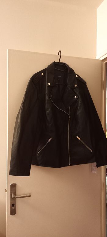 Veste style perfecto simili cuir noir