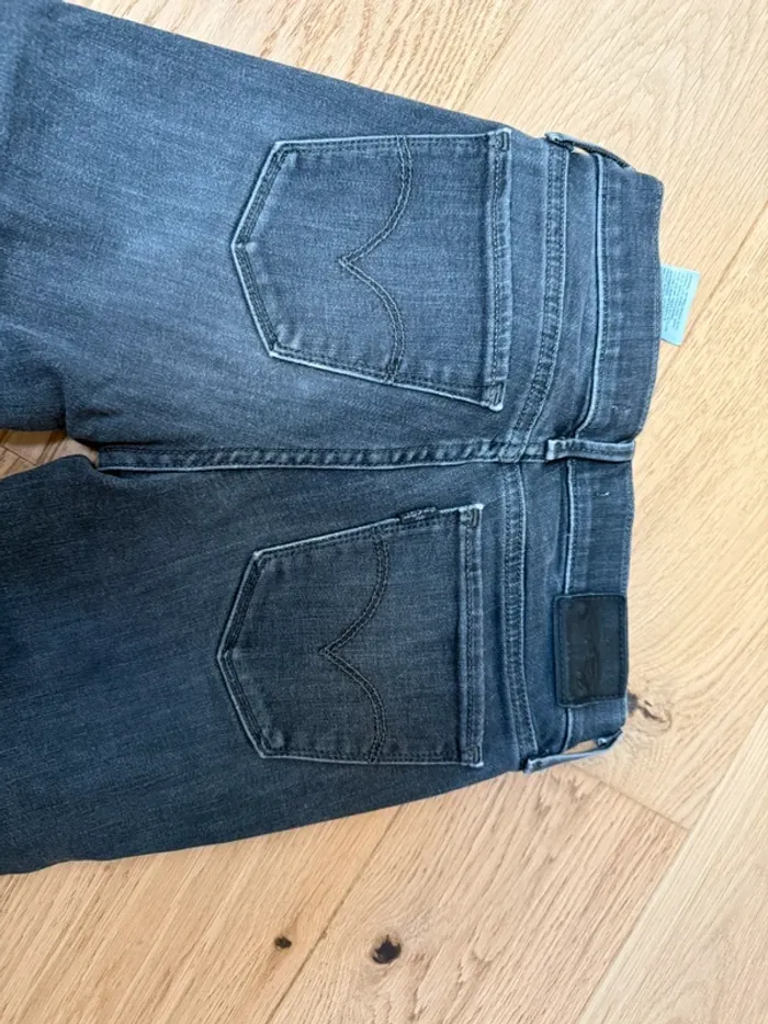 jean lévis skinny 710 taille w24 l32 - photo numéro 4