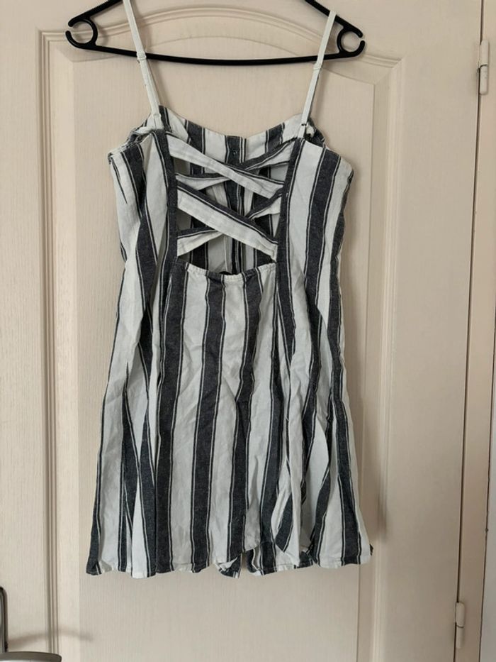 Robe à rayures blanche et noires - photo numéro 2