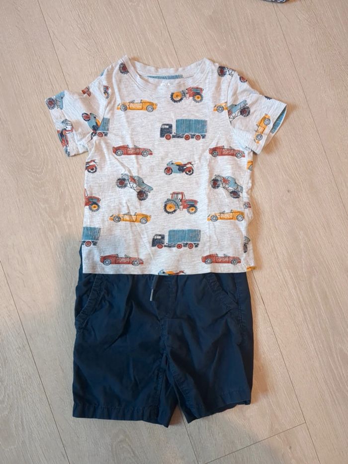 Ensemble t-shirt et short 3 ans