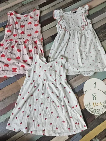 Lot 3 robes motifs été 18 mois