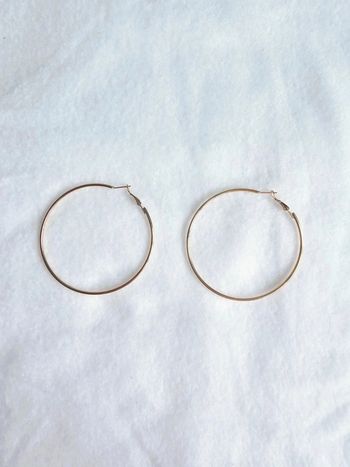 Magnifique paire de grandes créoles simples