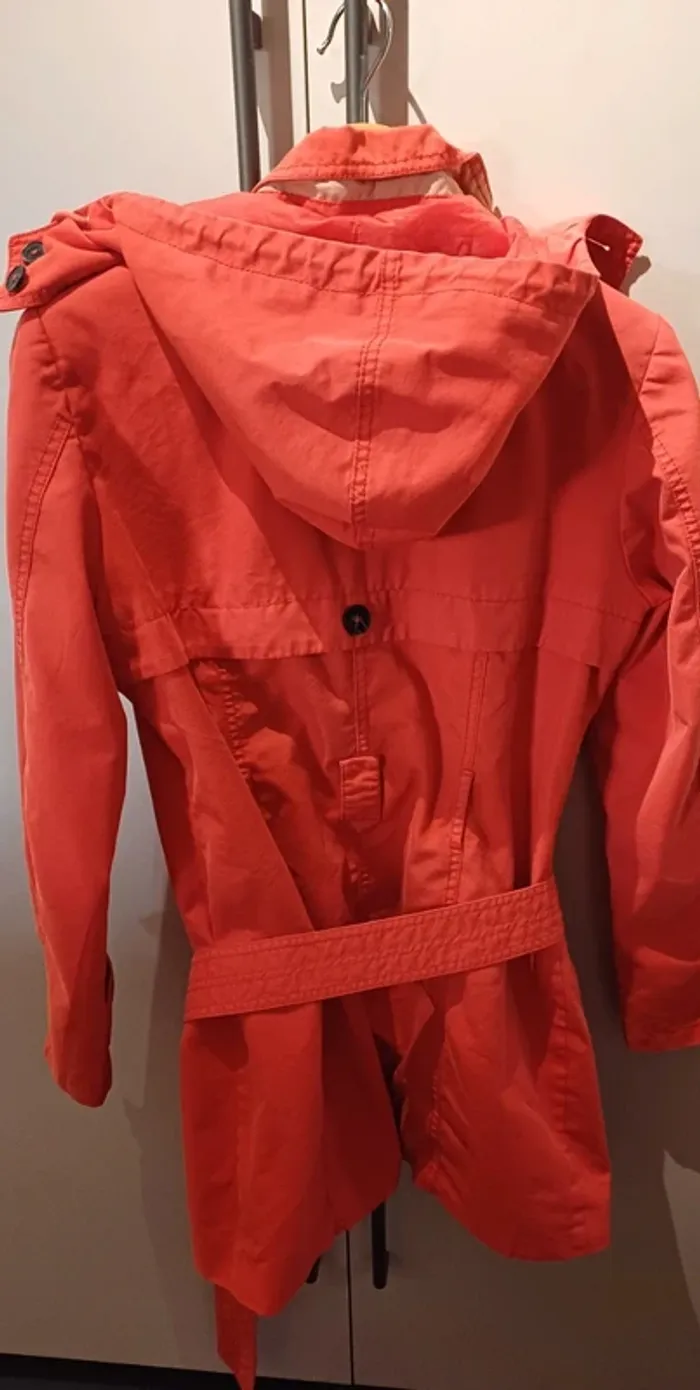 Trench rouge femme – Taille 38 – Très bon état - photo numéro 5