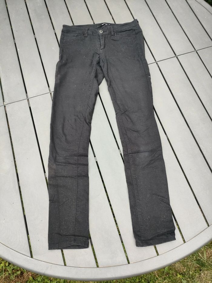 Pantalon noir T. 36