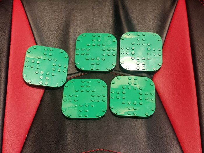 5 plaques 8x8 arrondies vertes Lego - jamais utilisées parfait état - vrai Lego