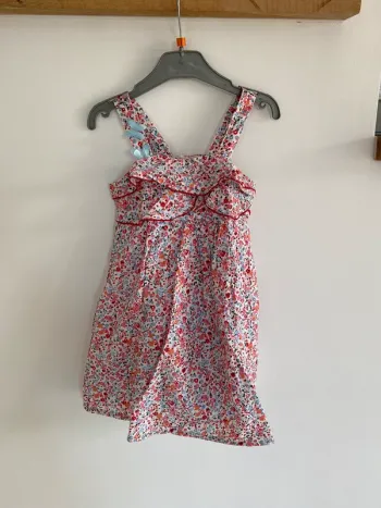 Robe h et m imprimé fleurs a volant