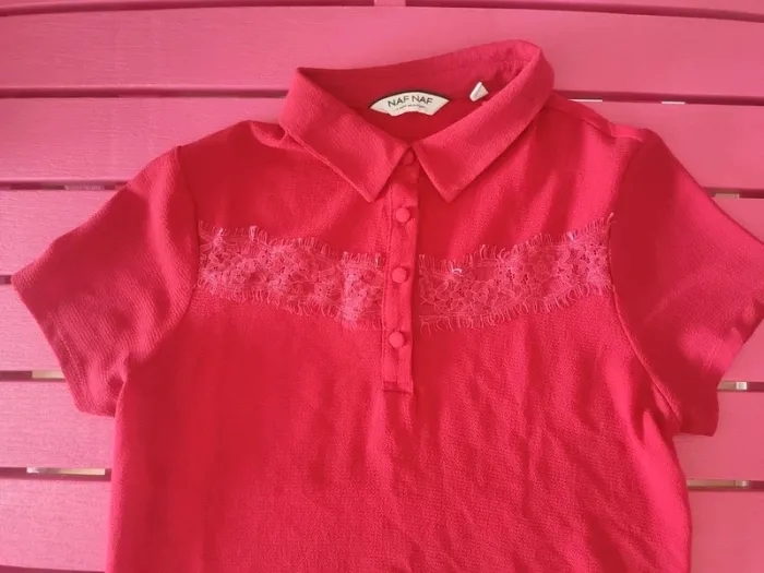 Tee-shirt Naf Naf rouge dentelle - photo numéro 3