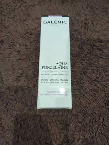 Aqua porcelaine fluide hydra lumière Galenic