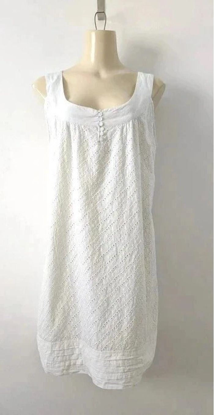 Robe brodée en coton - taille M/L - photo numéro 1