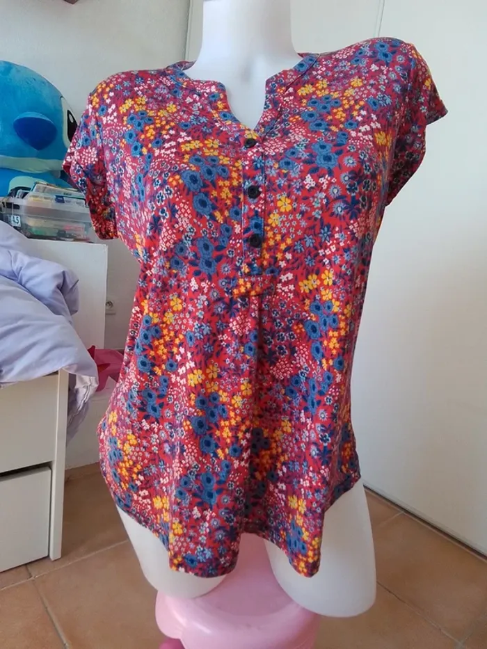 Tee shirt fleuri - photo numéro 2