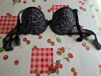 SOUTIEN-GORGE NOIR MOTIFS BLANC AVEC PETIT NOEUD NOIR DEVANT TAILLE 95C MARQUE INFLUX