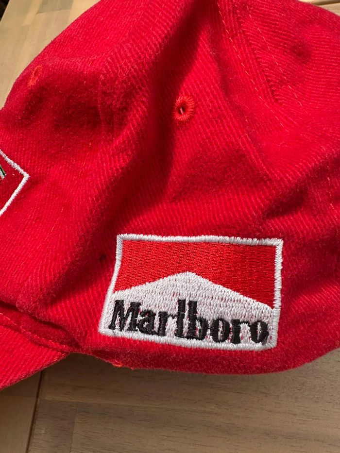 Casquette Ferrari x Marlboro - photo numéro 8