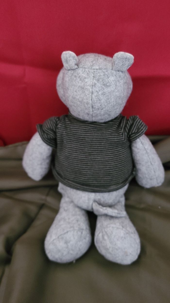 Doudou peluche hippopotame gris t-shirt rayé Muji - photo numéro 5