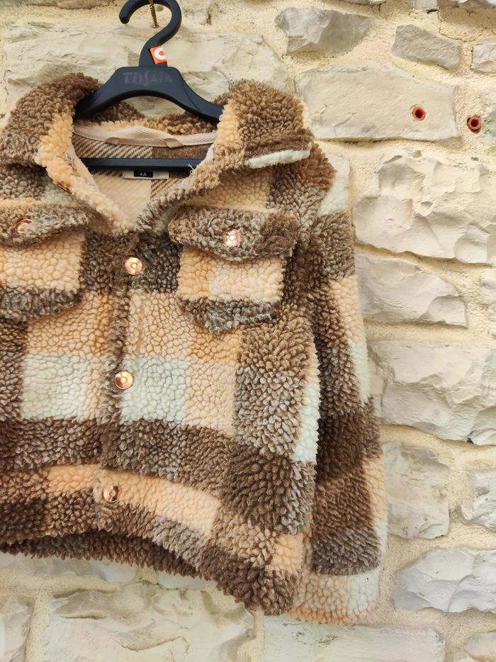 Parka fille marron a carreaux 4 ans🌞neuf🧸parfait pour le printemps et l'hiver 💡 - photo numéro 8