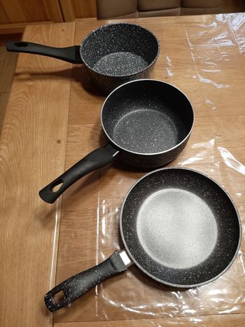 Lot de casseroles et poêle à induction